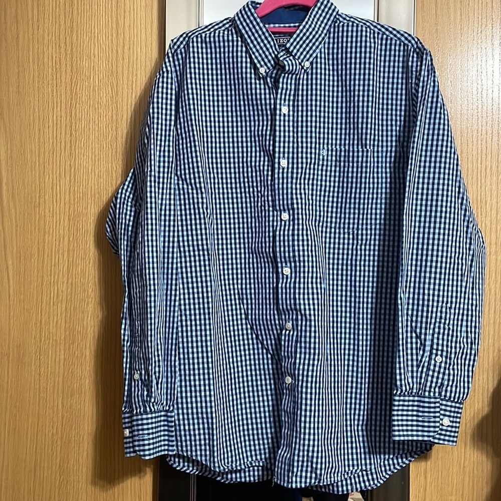 Izod size large light and dark blue plaid button down long sleeve shirt
